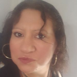 Meet your Posher, Iris